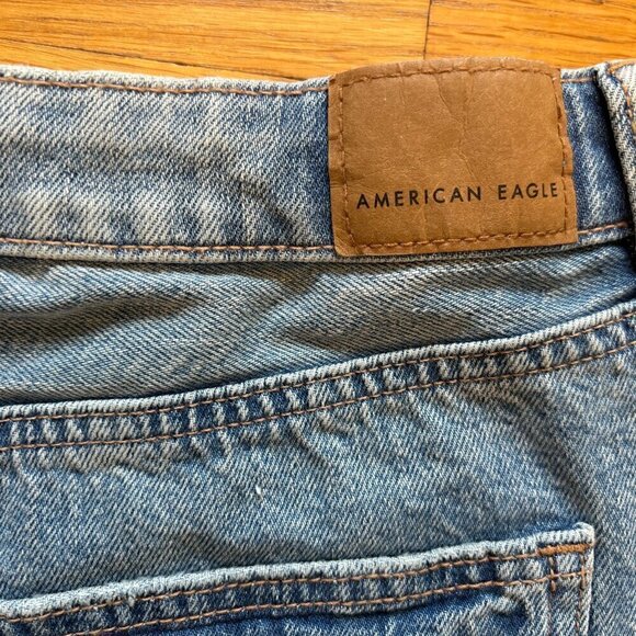 NWT AE distressed Baggy Mom short with comfort stretch waistband 6/28W - Picture 7 of 9